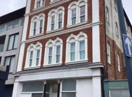 Stunning penthouse apartment in Teignmouth，位于廷茅斯的酒店