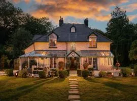 The Cors - Charming Country Escape for Large Family Groups