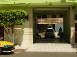 波托韦洛酒店，位于拉乌尼翁的酒店