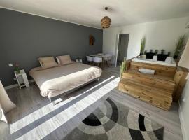 Studio SPA Balnéo - Jardin privé，位于Maureilhan-et-Raméjan的酒店