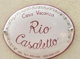Casa Vacanze Rio Casaletto，位于Casaletto Spartano的别墅