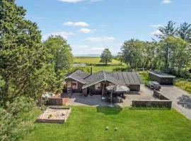 Four-Bedroom Holiday Home In Blavand