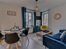 Les Mots Bleus，位于迪纳尔的公寓