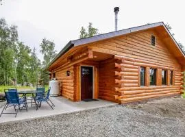 Welcoming Wasilla Cabin with Patio!