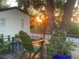 Hilltop Cottage 1 Bed/1 Bath close to Downtown Paso