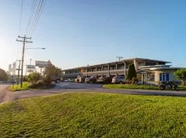 Riverside Inn and Suites