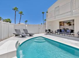 Large Family Luxury Beachfront Condo, Private Terrace & Pool，位于南帕诸岛的豪华酒店