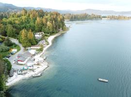 Waterfront Paradise，位于苏克Sooke Region Museum & Visitor Centre附近的酒店