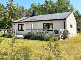 4 person holiday home in KLINTEHAMN-By Traum，位于Klintehamn的酒店