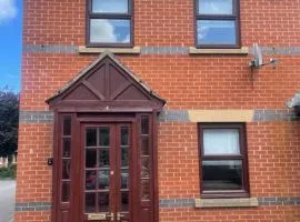 2 bed house, walking distance Shrewsbury centre