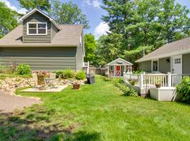 Garrison Haven on Whitefish Lake with Boat Dock!，位于Garrison的酒店