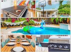 Colorful Home - Pool - Game Room - Basketball Court - BBQ & More，位于劳德代尔堡的海滩短租房