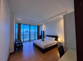 Super Comfy BIG SPACE Condo In Imperial Suites Boulevard Mall