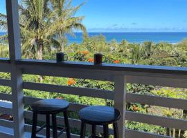 North Shore Vacation Home - Best Views in V Land !，位于哈莱伊瓦的酒店