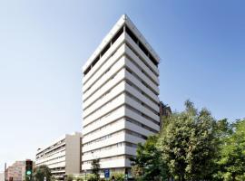 Residencia Universitaria Resa Lesseps，位于巴塞罗那的酒店