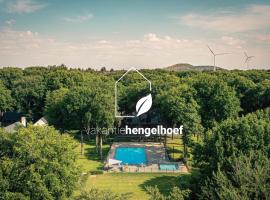 vakantie-hengelhoef，位于胡塔伦Limburg Golf & Country Club附近的酒店