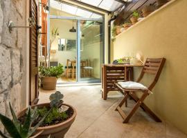 Hidden Luxury Residence 2BR with terrace，位于斯普利特的酒店
