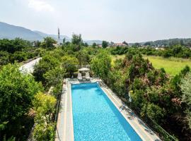 Duplex Villa w Pool Garden and BBQ in Koycegiz，位于穆拉的酒店