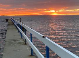 Lovely guest house close to the sea and forest!，位于Domsten的酒店