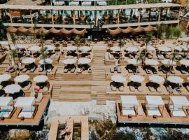 Lost Beach Hotel，位于萨兰达的酒店