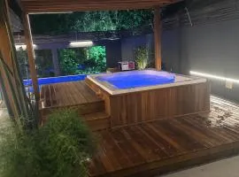 Casa térrea com acessibilidade em Juquehy com piscina aquecida e hidromassagem