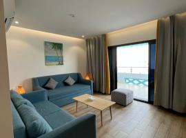 غرفة صالة بلكونة على الشاطئ - عوائل，位于杜拉特阿拉尔的度假短租房