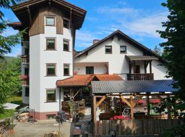 Pension Schatzkisterl，位于茨维泽尔的旅馆