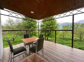 Riverside Rancho guest house，位于Lermontovo的酒店