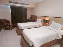 HOTEL HIGH RISE REGENCY，位于Burhānpur的酒店