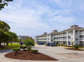Atlantic Beach Resort, a Ramada by Wyndham，位于大西洋滩的带停车场的酒店
