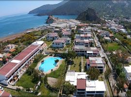 Il Caimano B & B, con piscina dal 13 Luglio al 31 Agosto，位于弗卡诺的酒店