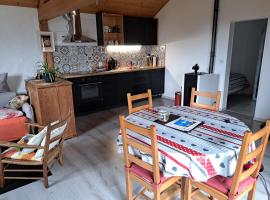 Charmante maison au coeur du Lavaux, Cully, cuisine, WiFi, Les Echalas，位于可利镇的别墅