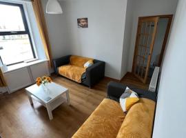 Homely 3 bed town centre flat，位于彼得黑德的酒店