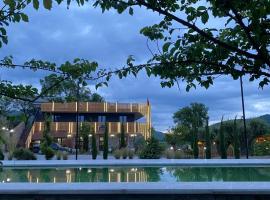 Hotel Restaurant Natyra e Qetë，位于莱什的酒店