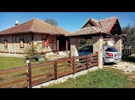 KONACI ČAKAREVIC，位于Dragačica的酒店