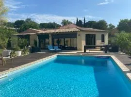 Détente à Lorgues avec piscine privée
