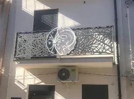 Nel borgo di Capri Leone