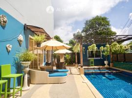 Ao Nang Mountain View Pool Villa，位于奥南海滩的带停车场的酒店