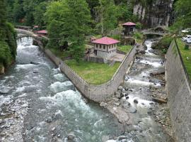 DERE AĞZI TATİL KÖYÜ，位于里泽的住宿加早餐旅馆