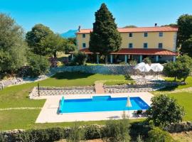 Villa Calussovo，位于Ripenda Kras的酒店