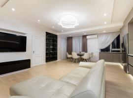 Luxury apartment close to the city centre，位于基希讷乌Dendrarium Botanical Garden Chisinau附近的酒店
