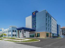Comfort Inn & Suites New Port Richey Downtown District，位于新里奇港的酒店