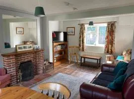 Betty's Cottage - Traditional Norfolk Farm Cottage
