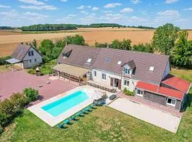 Crazy Villa Le Tertre 28 - Heated pool - Basket - 2h Paris - 44p
