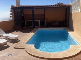Casita con piscina privada，位于Igueste的酒店