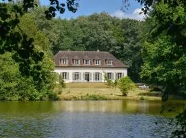 La Genêtière - Grande maison avec étang en Sologne