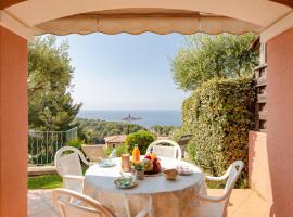 Holiday Home Cap Estérel - Le Hameau - Mini Villa 35 by Interhome，位于圣拉斐尔的酒店