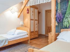 Podkowa Leśna Hotel i Restauracja，位于Krajkowo的酒店