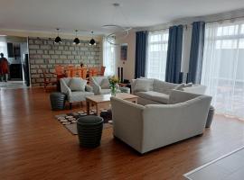 Cozy and Comfi Family Stay with Unique Private Room，位于埃尔多雷特的酒店