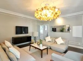 Large 4 bedroom with Balcony & Bathtub in CPH City